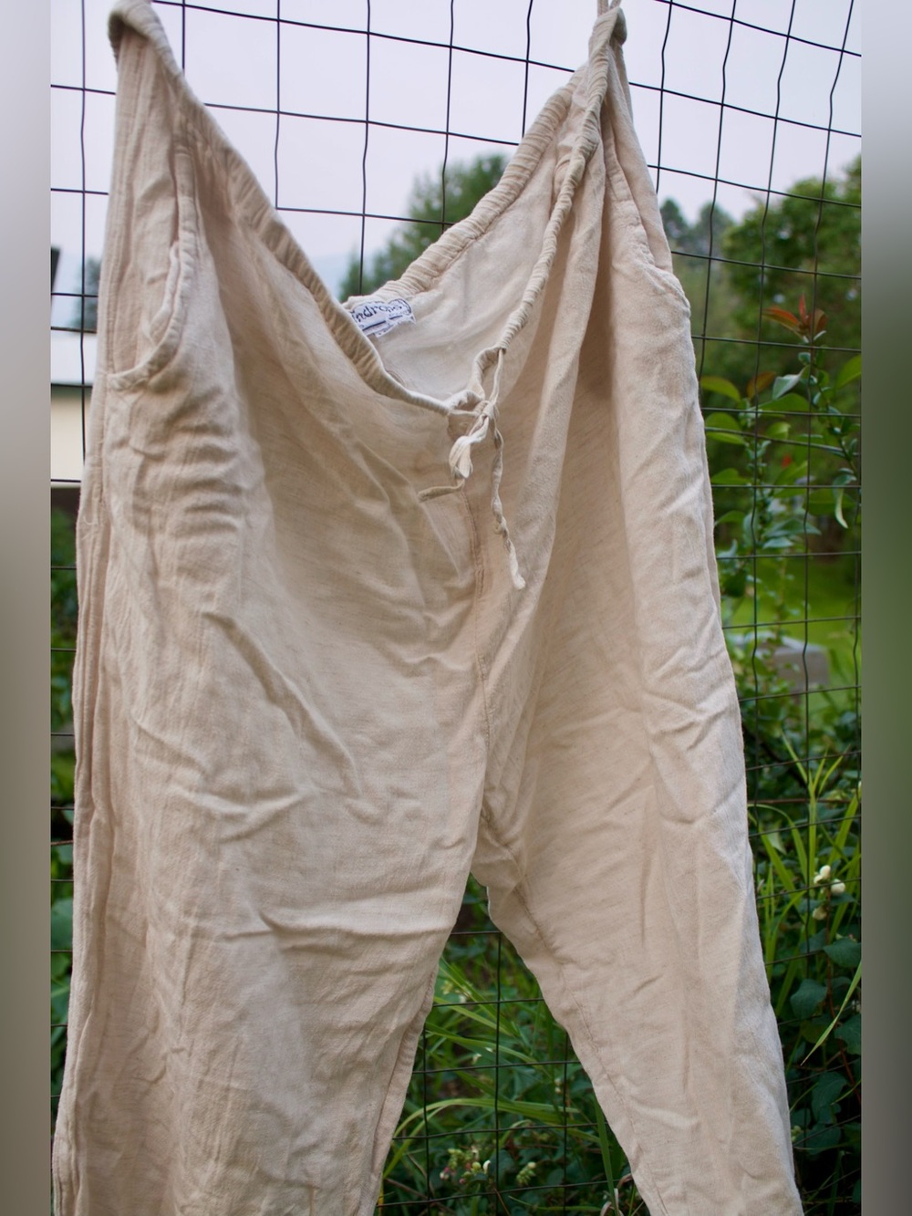 Boho Cropped Cream Linen Pants By Raindrops - Picture 2 of 5